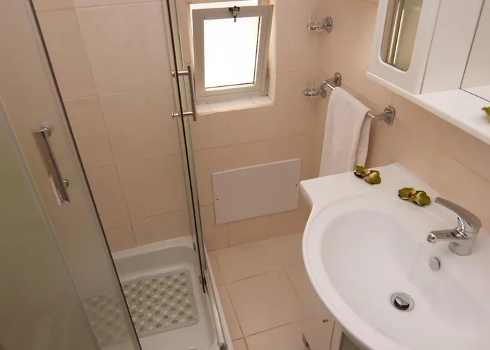 Terencio T2 2 Bedroom